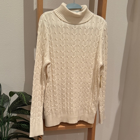 St. John's Bay Sweaters - 🆕 St. John's Bay Off-White Cable Knit Turtleneck Sweater
